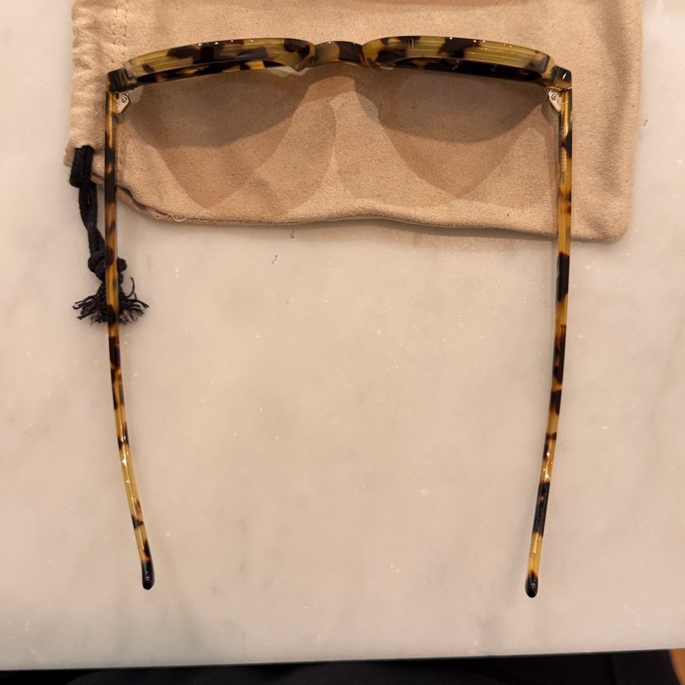 Illesteva Brown Sunglasses Case - Picture 3 of 4